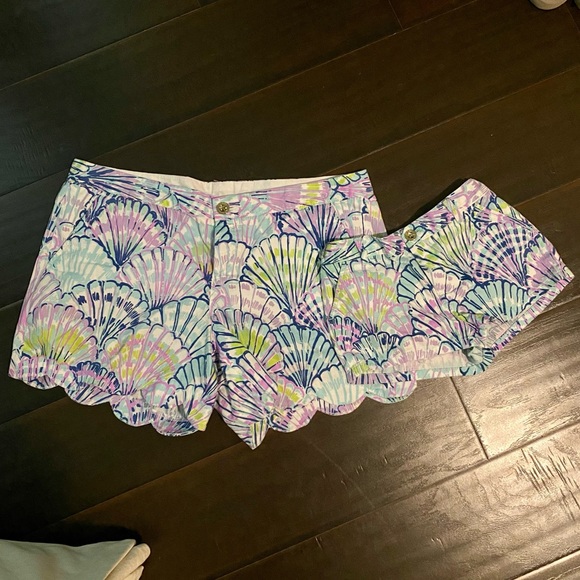 Lilly Pulitzer Pants - Lilly Pulitzer Mommy and me Shell shorts 🐚 🏝